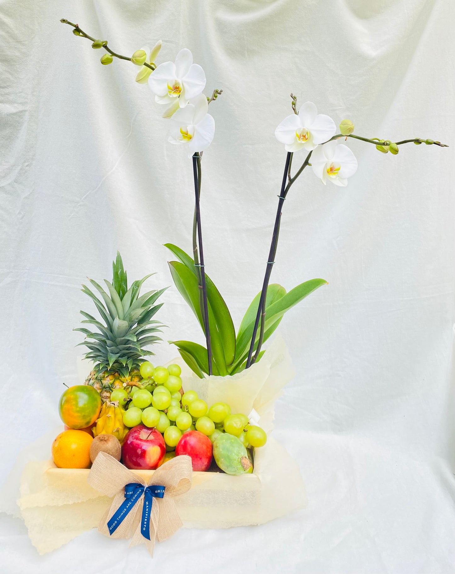 Frutas con orquídeas